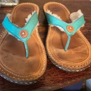 Ugg flip flops